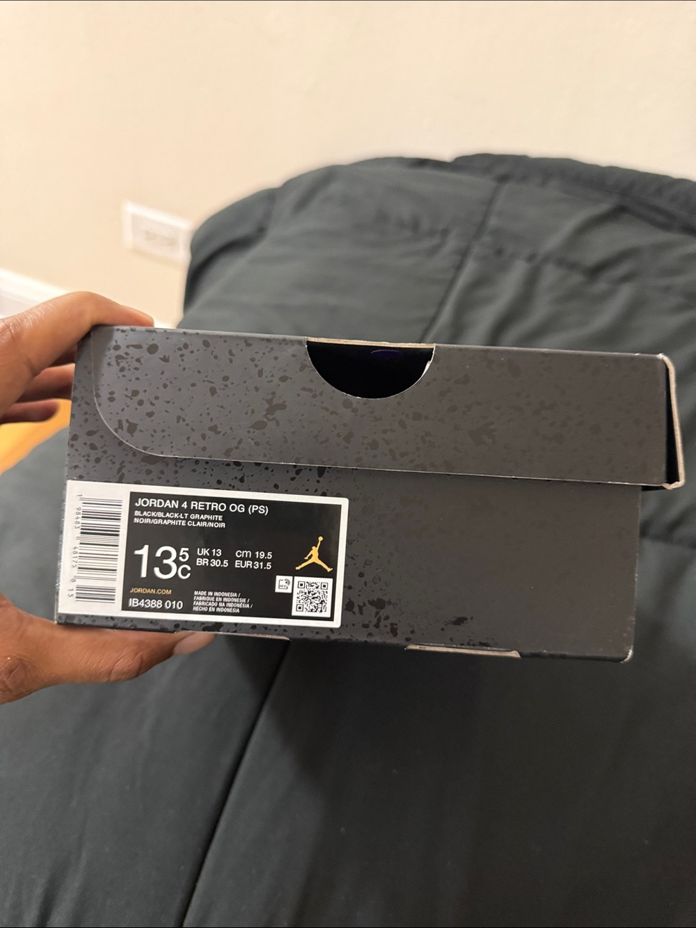 Nike kids Black Low-Top Retro Basketball Sneakers - Picture 2 of 7